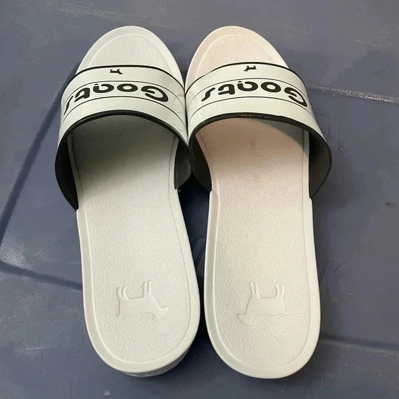 GOATS women’s size 8 The Slide white/Black Logo Slide Sandals - Picture 7 of 7